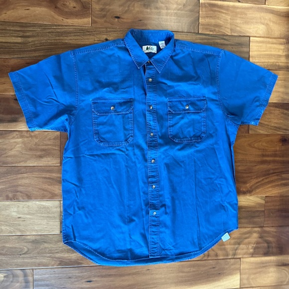 REI Blue Short Sleeve 100% Cotton Shirt size XL - Picture 1 of 4